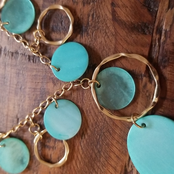 Turquoise Round Shell Necklace Gold Chain - Picture 3 of 6